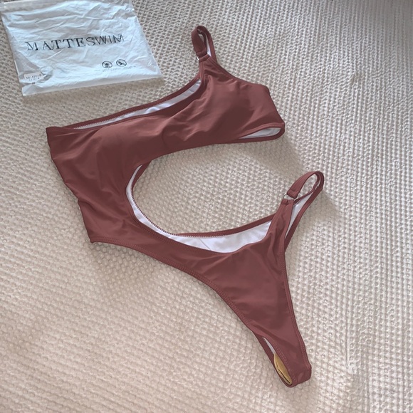 NWT side open Mauvy swimsuit - Picture 2 of 4